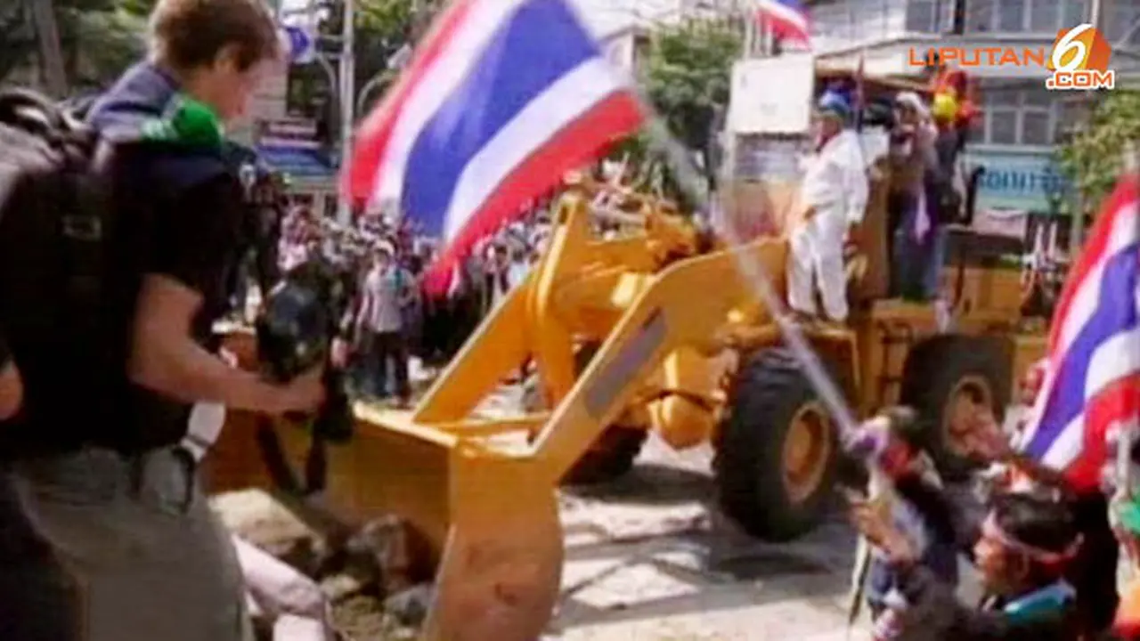 demo-thailand-131204a.jpg