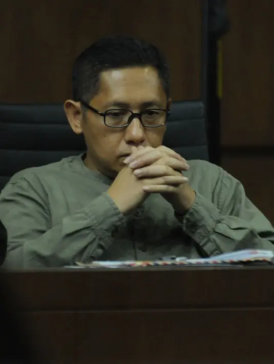 Mantan politisi Partai Demokrat, Anas Urbaningrum saat mengikuti sidang lanjutan pengajuan Peninjauan Kembali (PK) kasus korupsi dan pencucian uang proyek P3SON Hambalang di Pengadilan Tipikor, Jakarta, Jumat (8/6). (Liputan6.com/Helmi Fithriansyah)