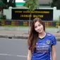 Sandra Olga kenakan jersey Persib. (instagram.com/sandraolga).