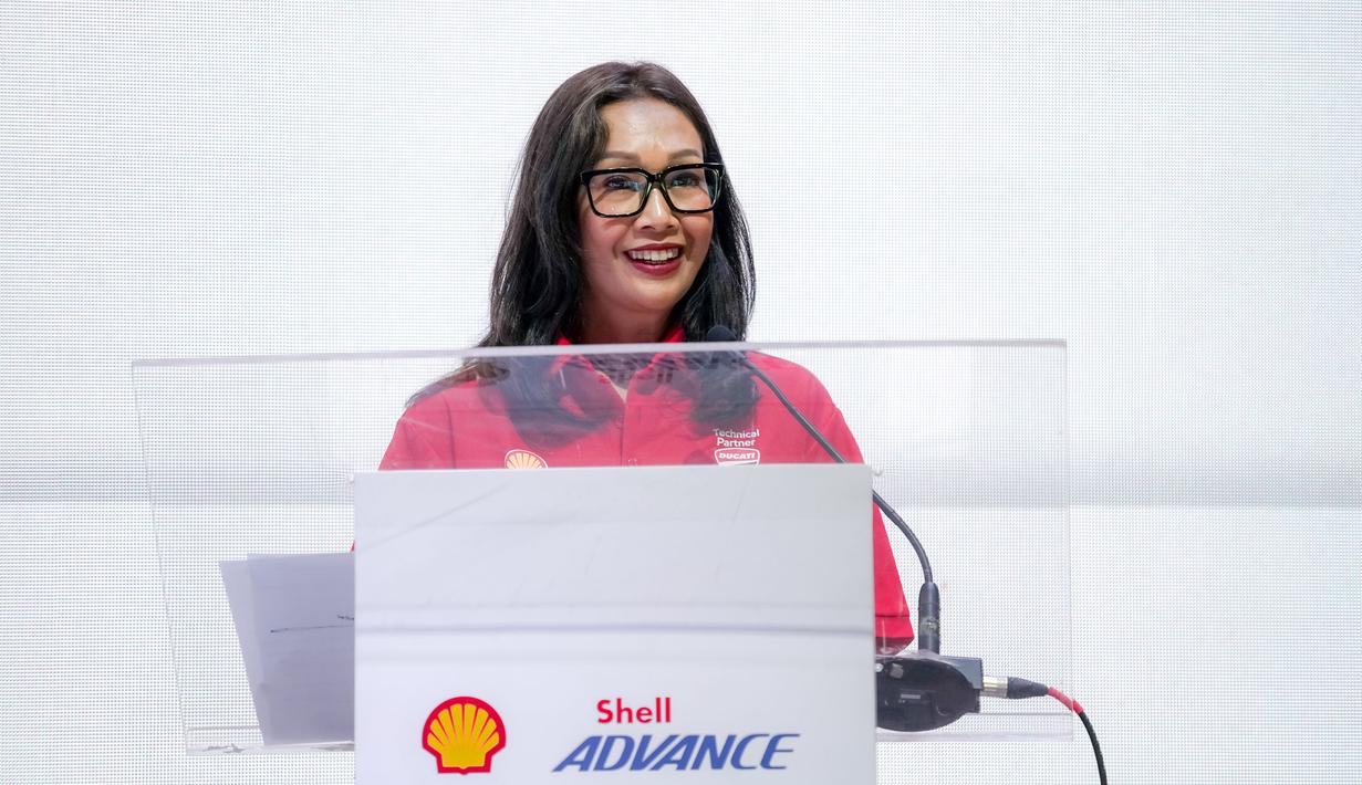 Presiden Direktur Shell Indonesia Ingrid Siburian memberikan sambutan pada Konferensi Pers Kemitraan Teknis Shell Advance dan Ducati Corse di Jakarta (25/09). (Dok. Shell Advance)