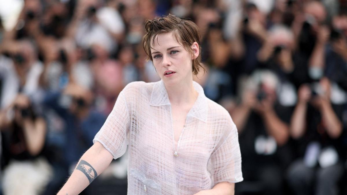 Aturan Dress Code Cannes 2026 Terus Dilanggar, Terbaru Kristen Stewart dan Riley Keough