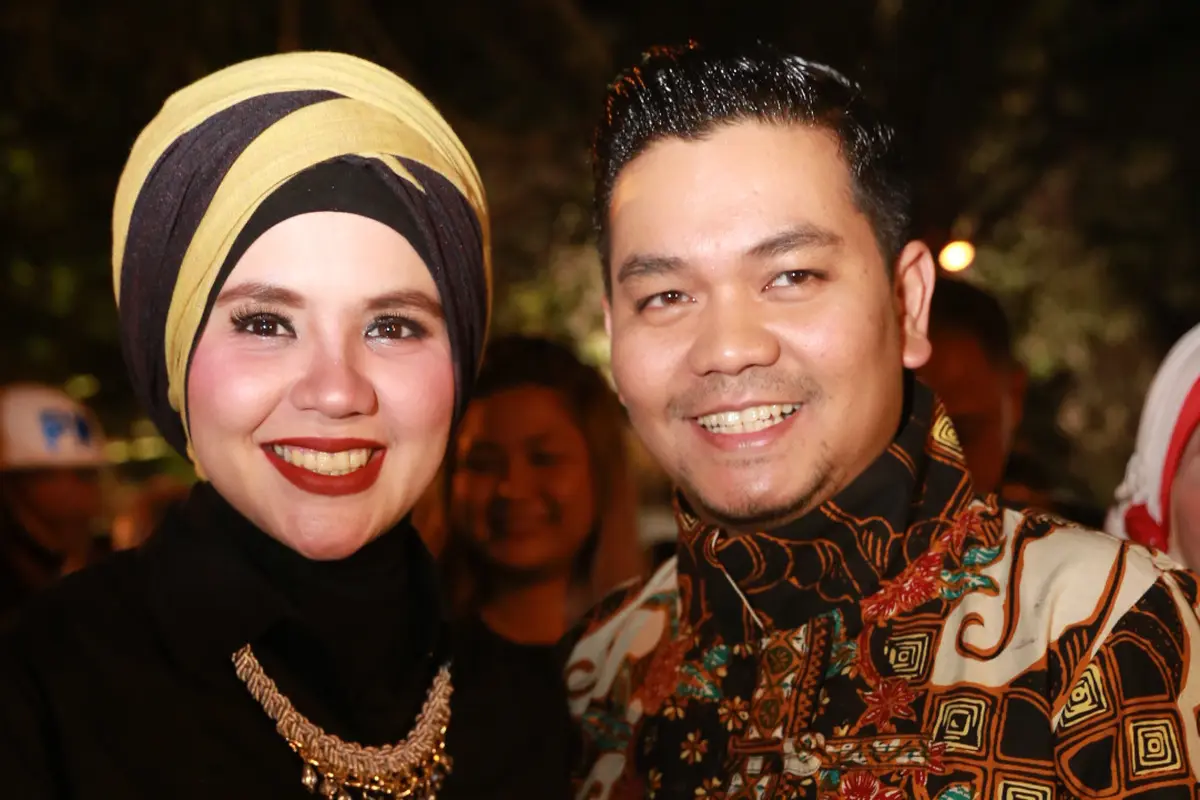 [Bintang] Indra Bekti dan Istri