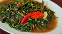 Tumis Kangkung Pedas. (Liputan6.com/IG/warungapungbojonegoro.official)