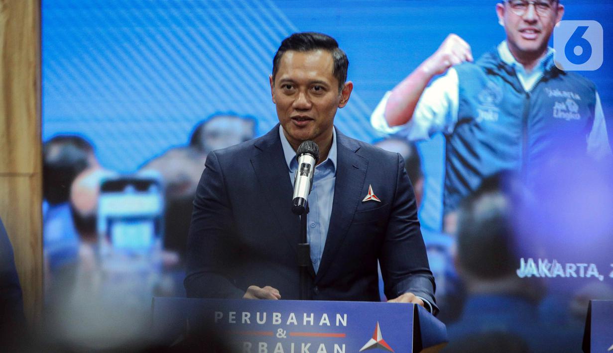 Ketua Umum Partai Demokrat Agus Harimurti Yudhoyono (AHY) menyampaikan pernyataan kepada awak media usai menggelar rapat terbatas bersama Anies Baswedan di DPP Partai Demokrat, Jakarta, Kamis (2/3/2023). Dalam rapat terbatas tersebut membahas bahwa Partai Demokrat telah resmi memberikan dukungan kepada Anies Baswedan untuk maju sebagai calon presiden pada Pemilihan Presiden 2024. (Liputan6.com/Faizal Fanani)