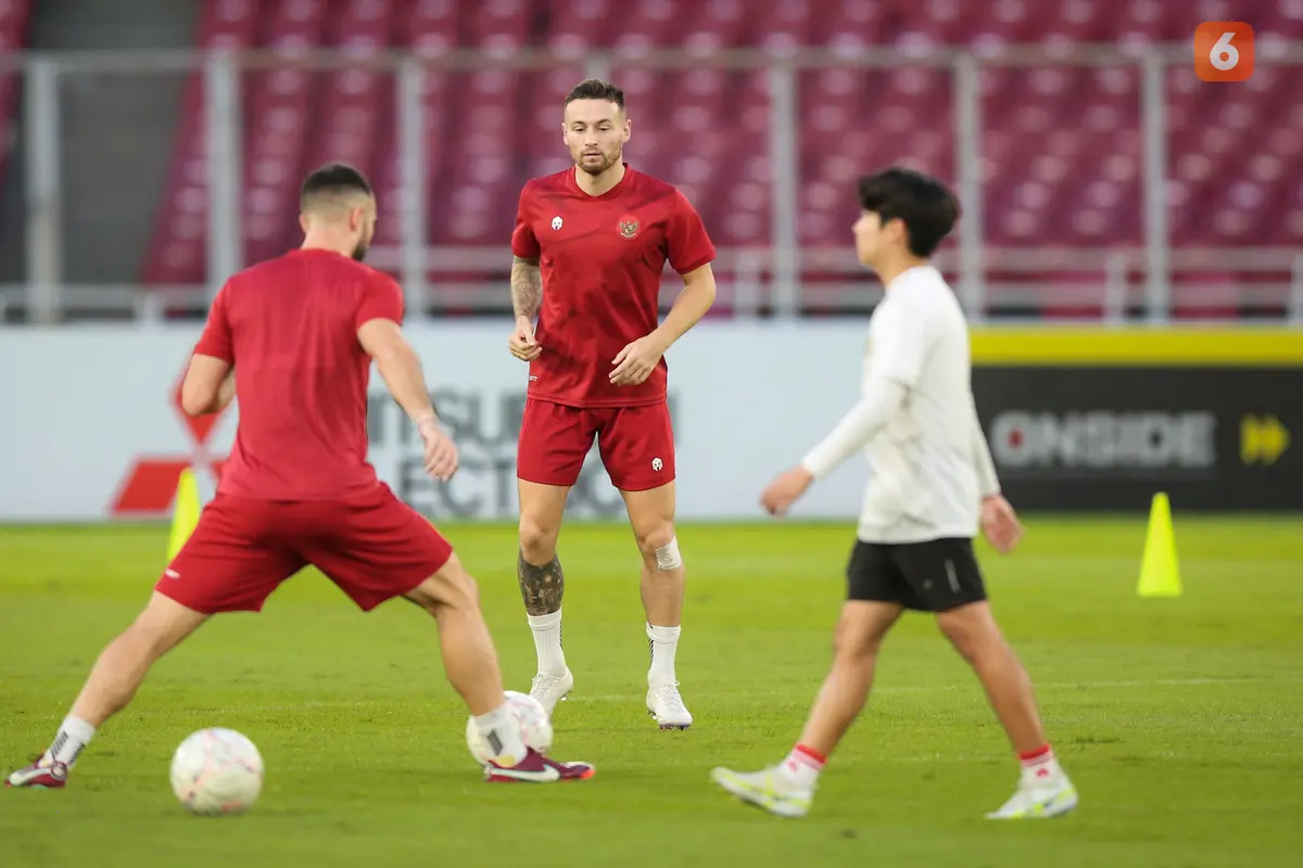 Official Training Timnas Indonesia Jelang Laga Semfinal Piala AFF 2022 Melawan Timnas Vietnam
