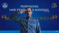 Mendikbud Nadiem Makarim mengikuti upacara Hardiknas melalui virtual. (Dokumentasi Kemendikbud)