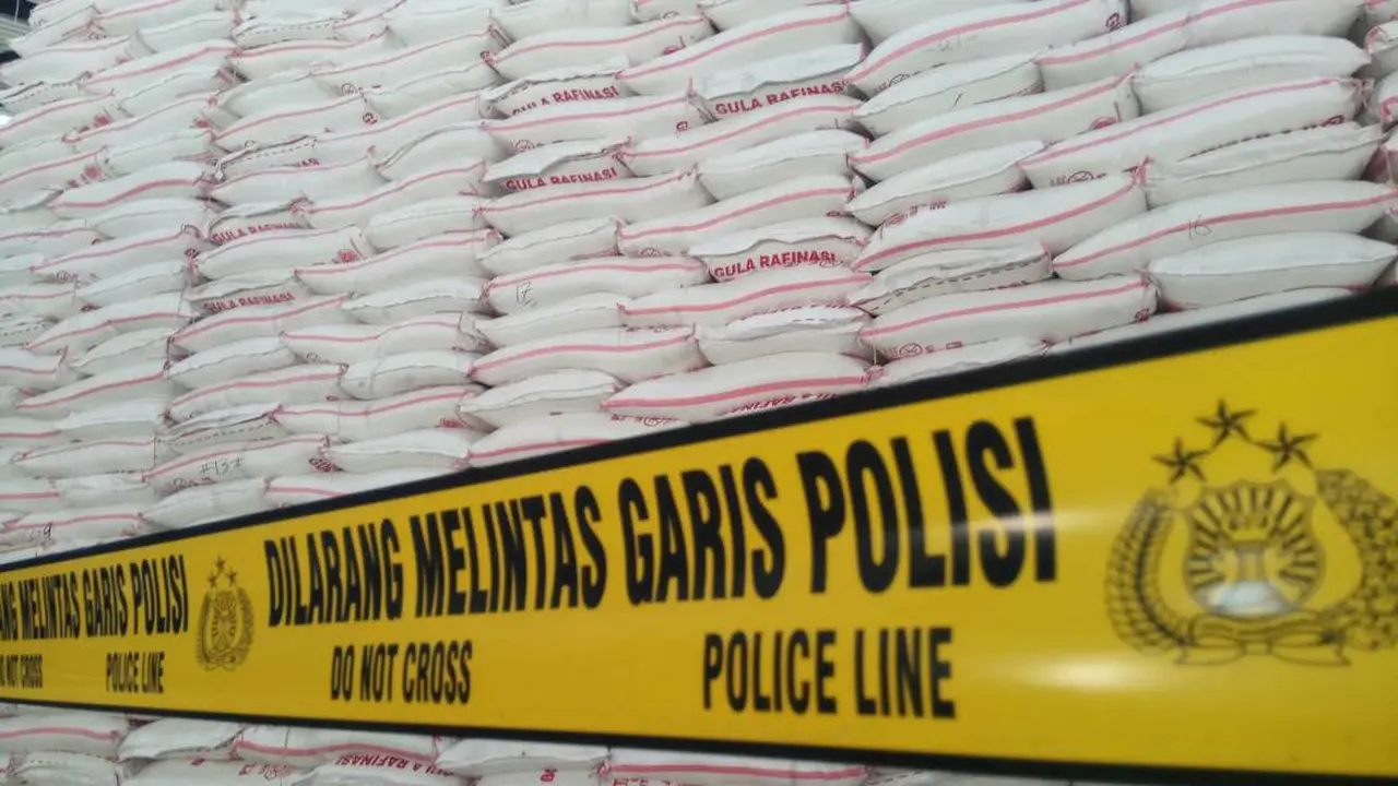 Satgas Pangan Gerebek Gudang Gula Rafinasi Terbesar di Indonesia