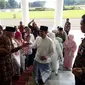 Anies-Sandi Temui Presiden Jokowi di Istana Bogor. (Merdeka.com/Intan Umbari P.)