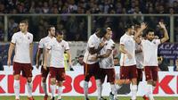 AS Roma berhasil meraih kemenangan 2-0 atas Fiorentina di Stadion Artemio Franchi, Senin (26/10/2015). (REUTERS/Giampiero Sposito)