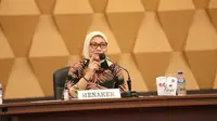 Menteri Ketenagakerjaan Ida Fauziyah mengatakan tim tripartit yang terdiri dari pengusaha, pekerja/buruh dan Pemerintah telah selesaikan pembahasan Rancangan Undang-undang Cipta kerja. (Dok Kemnaker)