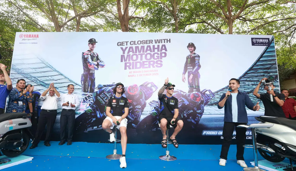 Alex Rins mengaku senang bisa datang kembali ke Mandalika dengan tim barunya. (Bola.com/M Iqbal Ichsan)