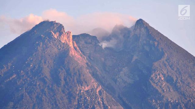 60 Foto Penampakan Gunung Merapi HD