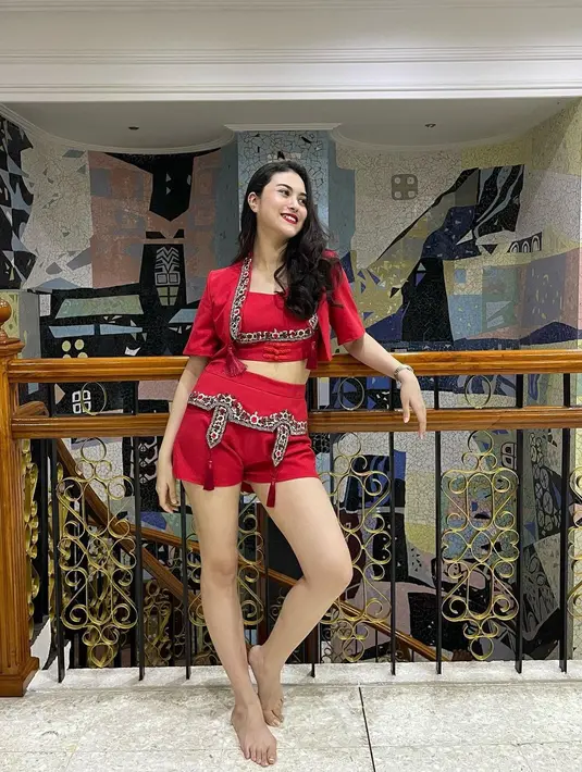 Meski sudah berstatus sebagai ibu, aktris Marcella Daryanani tetap terlihat layaknya ABG. [Foto: IG/marcelladaryanani].