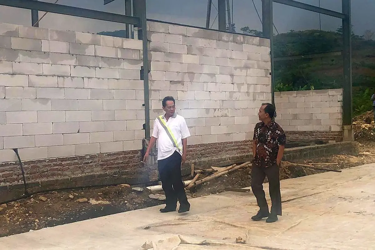 Dinas Lingkungan Hidup (DLH)  Kabupaten Bogor melakukan tinjauan lapangan untuk mengecek kemajuan pembangunan Sentul City Recycle Center (SCRC).
