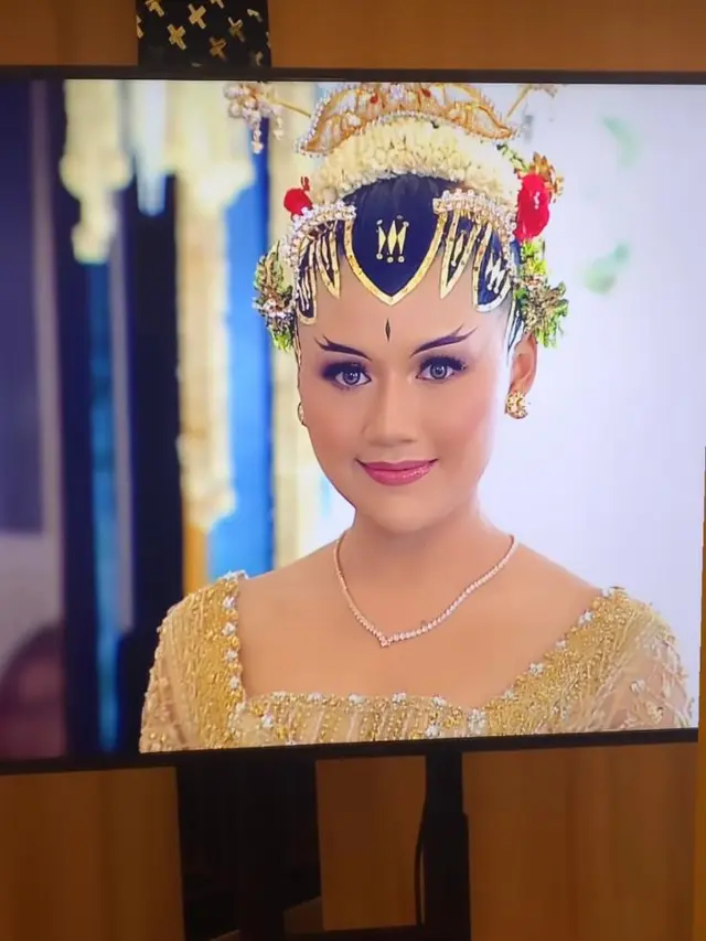 Detail Makeup Akad Nikah Erina Gudono yang Manglingi, Paduan Hollywood Glam-Pakem Jogja Paes Agung