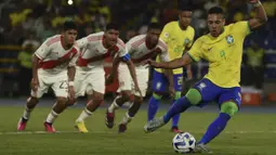 Victor Roque menjadi salah satu diantara dua pemain Timnas Brasil U-20 yang merajai daftar pencetak gol terbanyak Piala Amerika Selatan U-20 2023 yang berlangsung di Kolombia dengan torehan enam gol. Vitor Roque memang cukup fenomenal mengingat usianya saat ini baru menginjak 17 tahun. (AFP/Joaquin Sarmiento)