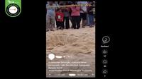 Gambar tangkapan layar kabar tentang penemuan kerangka manusia di Pantai Batu Rakit, Kabupaten Bangka Barat, Kepulauan Bangka Belitung. (sumber:&nbsp;Facebook)