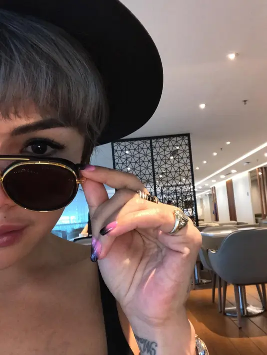 Nikita mengatakan bahwa ia sini sedang fokus dengan kesibukan dan asmara bukanlah bagian dari prioritasnya. (instagram/nikitamirzanimawardi_17)