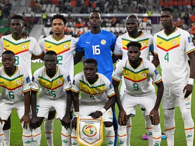Timnas Senegal tampil di Grup A Piala Dunia 2022 dengan kekuatan penuh. Meskipun Sadio Mane dilanda cedera, sejumlah pemain yang berlaga di Liga Inggris pun menjadi tumpuan tim yang berjuluk The Lions of Teranga di pentas sepak bola emapt tahunan ini. (AFP/Ozan Kose)