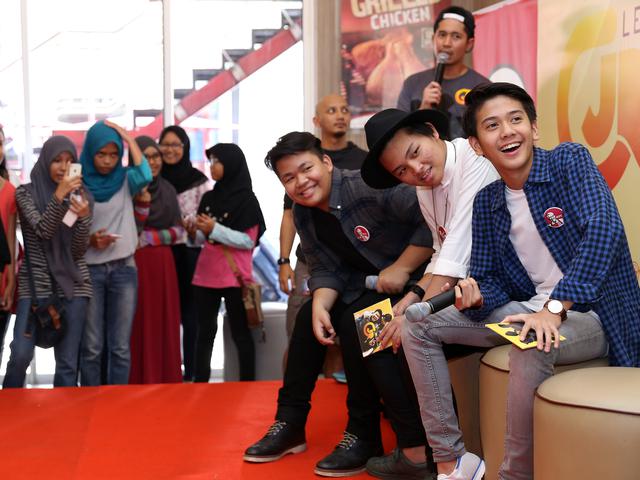 Lebih Baik Cjr Kisahkan Manisnya Cinta Remaja News Entertainment Fimela Com Maafkanku tante linda yang cantik. lebih baik cjr kisahkan manisnya cinta