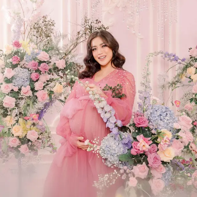 Lahirkan Anak Kedua, Ini 10 Potret Perjalanan Kehamilan Jessica Iskandar