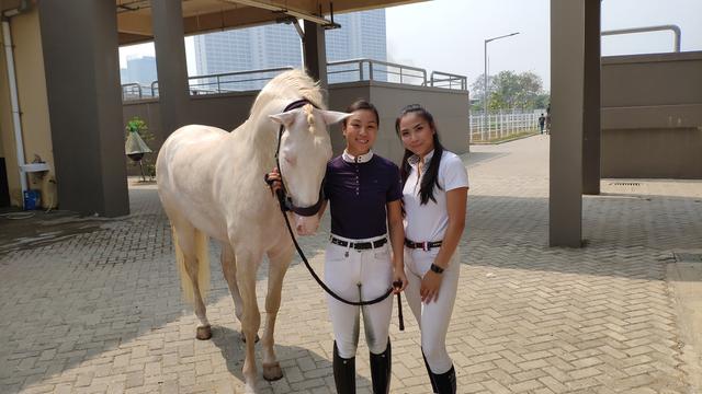 Duo Herjawan, Atlet Berkuda Cantik Masa Depan Indonesia