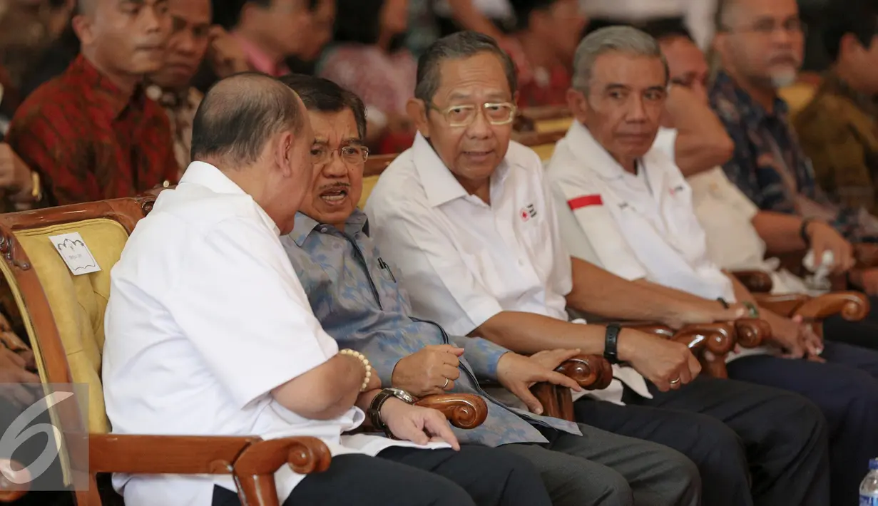 Wakil Presiden Jusuf Kalla saat menghadiri HUT ke-70 Palang Merah Indonesia (PMI) di Museum Nasional, Jakarta, Kamis (17/9/2015). (Liputan6.com/Faizal Fanani)