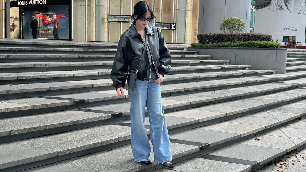 7 Sepatu yang Cocok Dikombinasi dengan Jeans Flare, Kaki Terlihat Lebih Jenjang