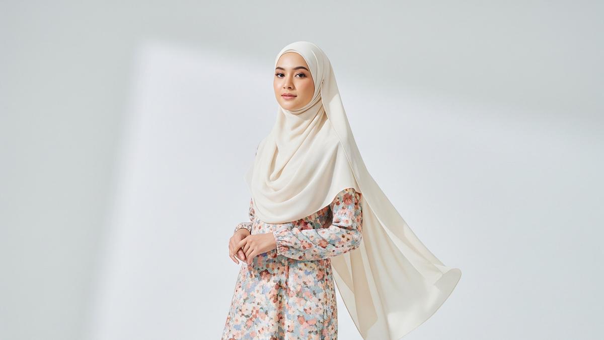 Tampil Serasi dengan Hijab dan Dress Midi, Pilih Warna Cerah atau Earthy yang Menawan