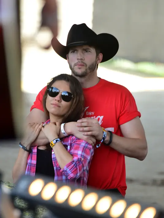 Tentu saja, Mila Kunis memiliki alasan tersendiri yang sontak membuat netizen kaget. Wanita berambut coklat ini menyukai hal yang tidak terlalu mewah dan penuh dengan kesederhanaan. (AFP/Bintang.com)