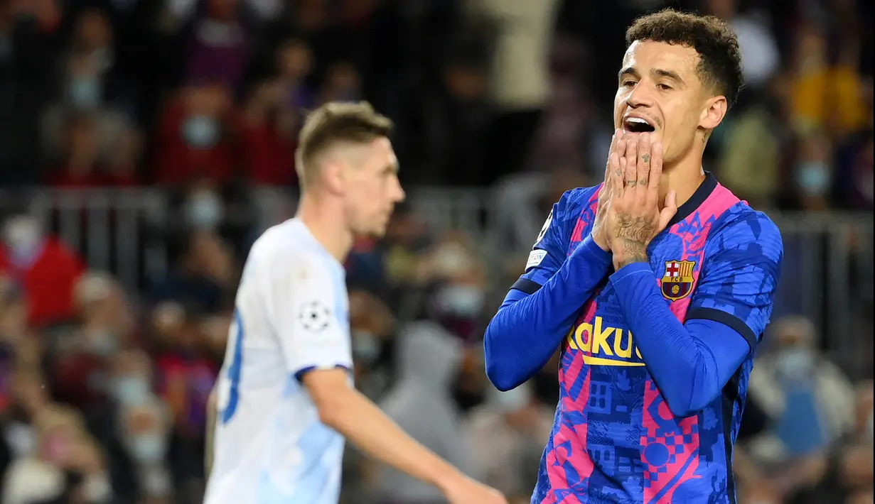 Philippe Coutinho - Pemain Brasil ini tampil cemerlang bersama Liverpool. Kepiawaiannya di lini tengah saat itu membuat Barcelona rela menebusnya 
 dengan harga selangit. Namun kini sinar Coutinho kian meredup, sempat ingin dijual Barca, namun belum ada klub yang menginginkanya. (AFP/Lluis Gene)