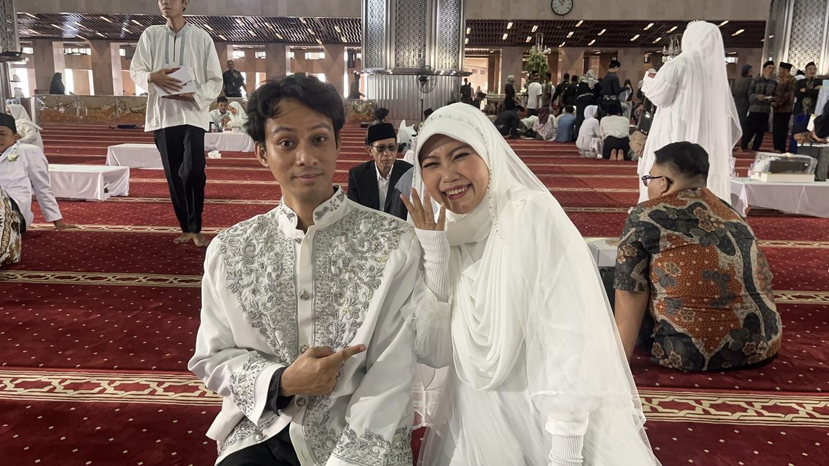 Kisah Cinta Joey dan Nur, Modal Gaun Beli Online Ikut Nikah Massal di Istiqlal