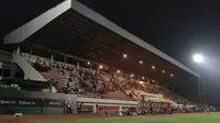 Suasana tribun saat Timnas Indonesia melawan Thailand di Stadion PTIK, Jakarta, Kamis, (31/5/2018). Indonesia takluk 1-2 dari Thailand. (Bola.com/M Iqbal Ichsan)
