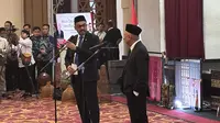 Menteri Koperasi dan UKM Periode 2019-2024 Teten Masduki melakukan serah terima jabatan (Sertijab) Menteri Usaha Mikro, Kecil, dan Menengah Periode 2024-2029 kepada Maman Abdurrahman (dok: Tira)