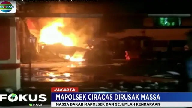 Polsek Ciracas Dibakar, Arus Lalu Lintas Sempat Lumpuh