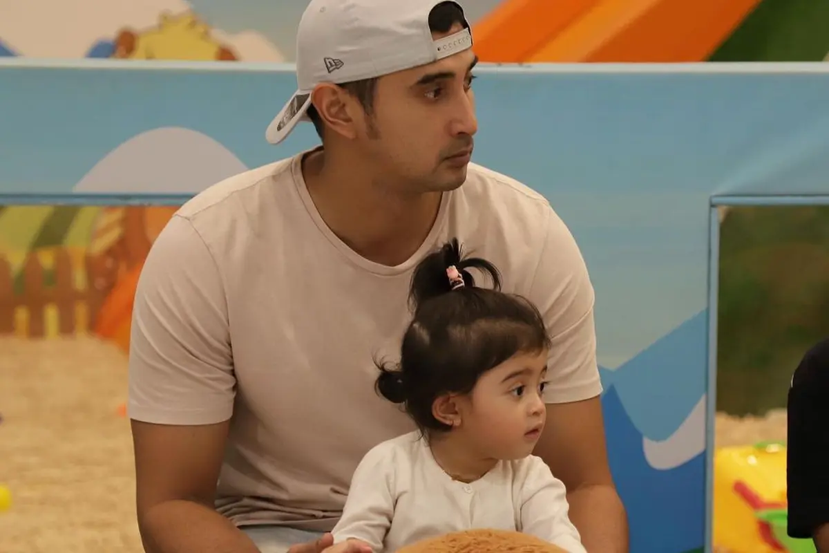Ali Syakieb dan putrinya (https://www.instagram.com/p/CrQHkGPS5GW/)