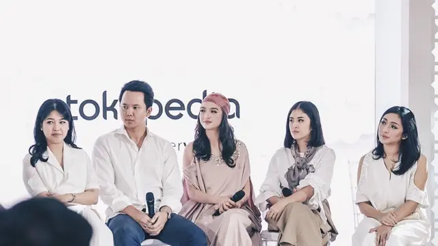 [Bintang] Fashionable Ramadan 2018, Raline Shah Berkolaborasi dengan Brand Lokal dan E-Commerce Ini