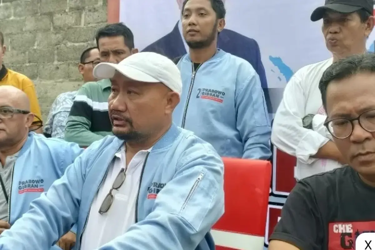 Ketua TKD Paslon 02 Banyuwangi Sumail Abdullah saat menggelar juma pres di Banyuwangi (Istimewa)