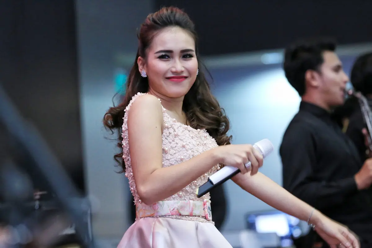 [Bintang] Ayu Ting Ting