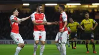 Olivier Giroud (tengah) rayakan gol kedua Arsenal ke gawang Watford (Reuters / Alan Walter )