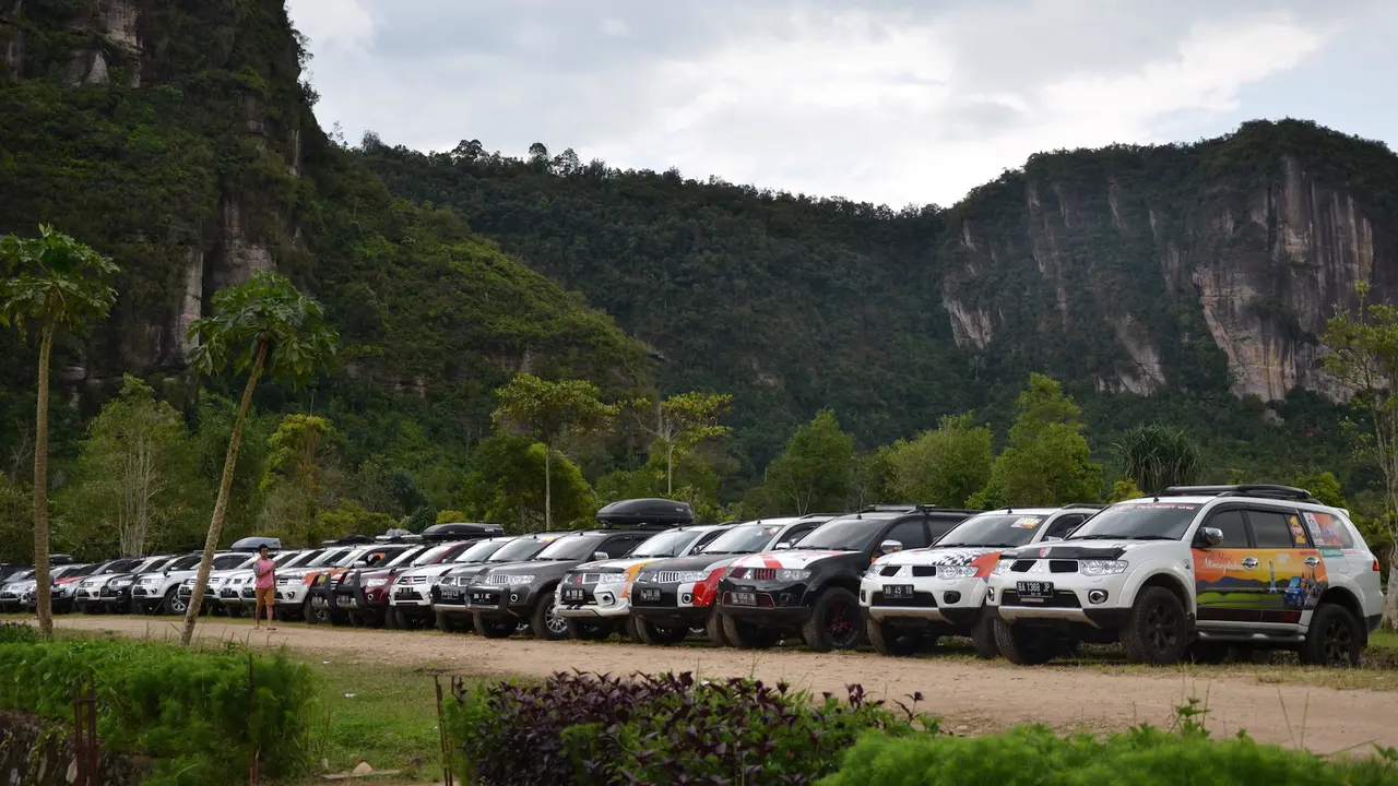 Tutup Tahun, Pajero Indonesia One Plesir ke Padang