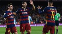 Trio striker Barcelona, Lionel Messi (kiri), Luis Suarez (tengah), dan Neymar (kanan). (AFP/Josep Lago)