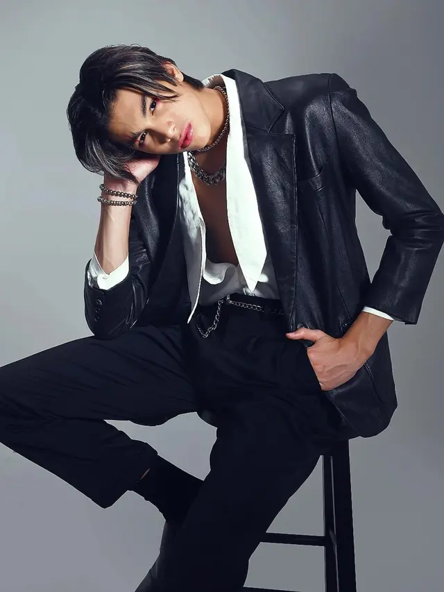 Rambut Belah Tengah Eddie Meijer Ini Bikin Terlihat Lebih Dewasa, Ganteng Abis