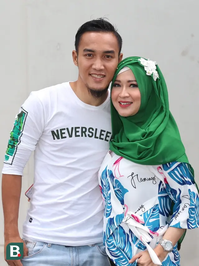 [Bintang] Okie Agustina dan Gunawan