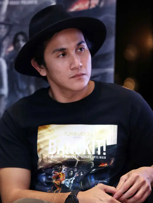 "Yang paling penting keluar dari zona nyaman dari peran sebelumnya, semoga film Bangkit bisa jadi gelombang besar buat Indonesia," kata aktor berusia 34 tahun ini. (Nurwahyunan/Bintang.com)