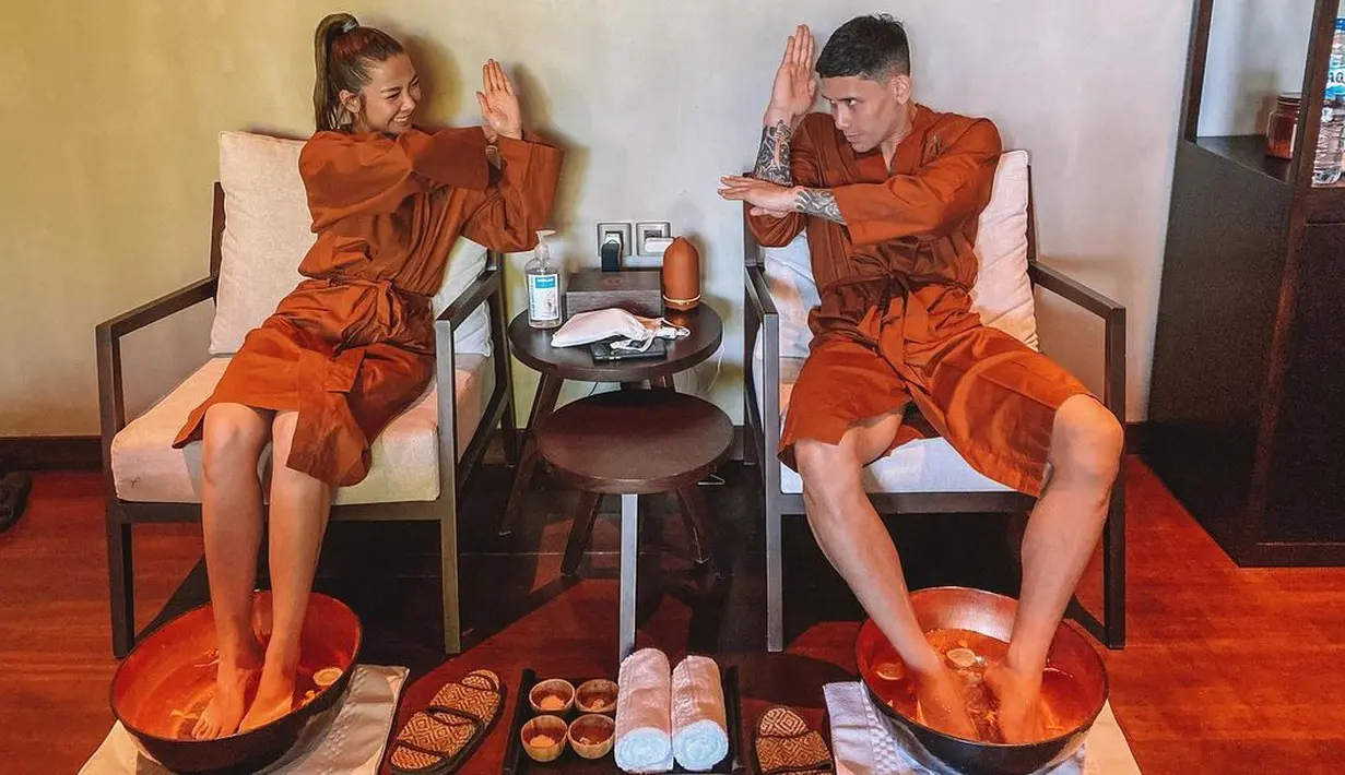 <p>Lebih lanjut, Andrea Dian juga mengatakan bahwa belakangan tak hanya dirinya yang melakukan treatment atau perawatan pada wajah dan tubuhnya. Namun, sang suami Ganindra Bimo juga melakukan hal yang sama. (FOTO: instagram.com/andreadianbimo/)</p>