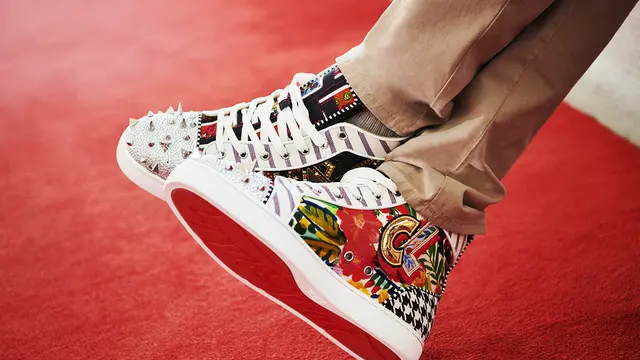 Tren Fashion dari Christian Louboutin yang Terinspirasi dari Perjalanan Udara