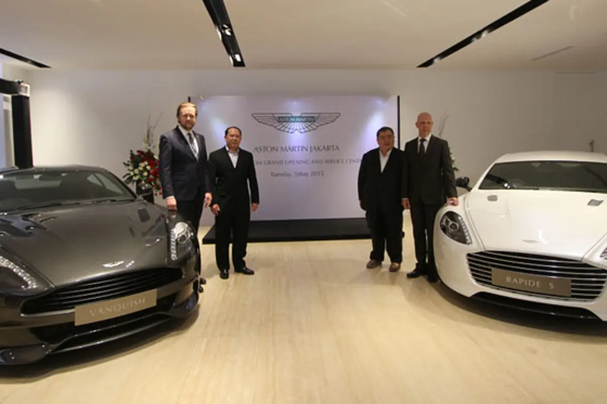 Mobil James Bond Resmi Buka Showroom di Indonesia