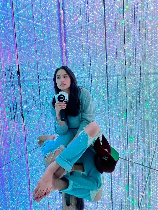 Jesse juga menulis kalimat manis untuk sang istri tercinta. "Saya mungkin bukan suami yang sempurna, tidak ada yang sempurna di dunia ini, but you’re as close as it gets," tuturnya. (Foto: Instagram/ jessechoi_)