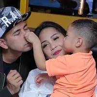 Ditemui di kawasan Jakarta Pusat beberapa waktu lalu, Raffi Ahmad dan Nagita menceritakan kesiapan anak semata wayangnya bersekolah. Selain itu juga soal melatih pola bangun tidur yang harus lebih pagi. (Deki Prayoga/Bintang.com)